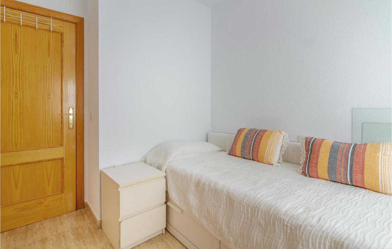4 Bedroom Cozy Home In Pilar De La Horadada Buitenkant foto
